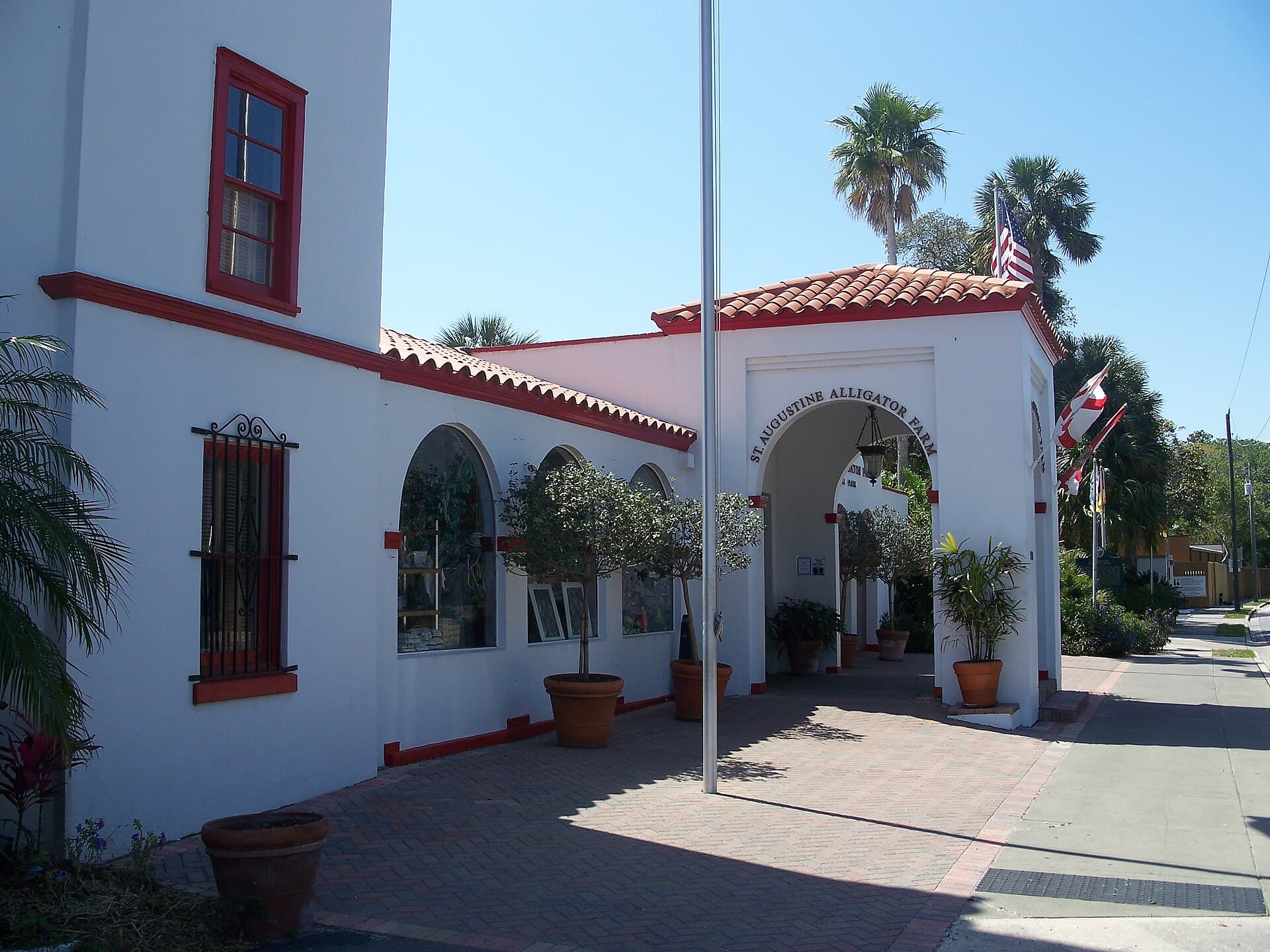 Free STAR Shuttle Expands to the Beach Today, Adding 15 New Stops